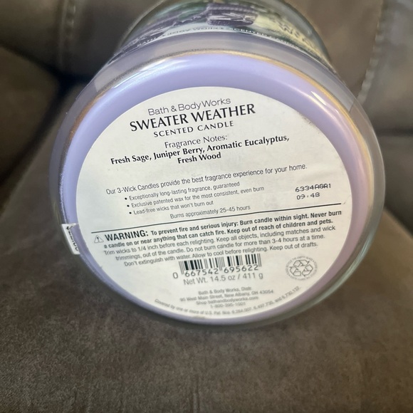 Bath & Body Works Lavender Scented Candle - Picture 3 of 4